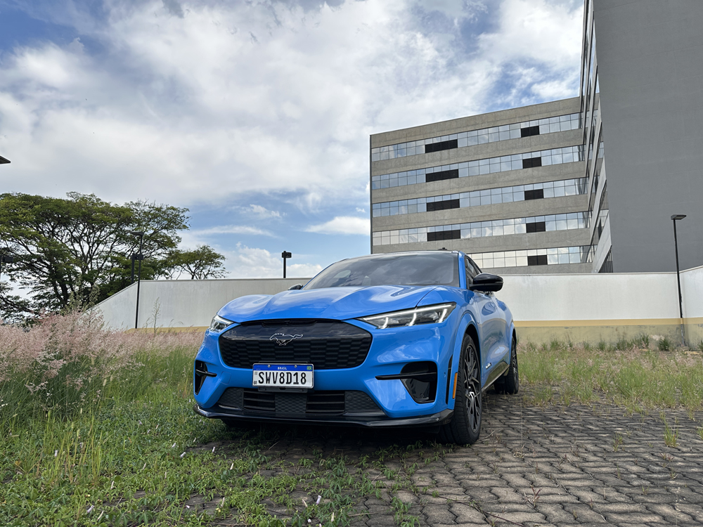 Conheça o Mustang Mach-E GT e descubra os destaques da engenharia, design e tecnologia deste SUV elétrico Mustang Mach-E GT