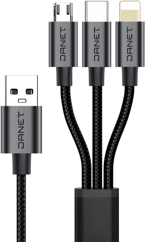 engenheiro montando mochila para férias