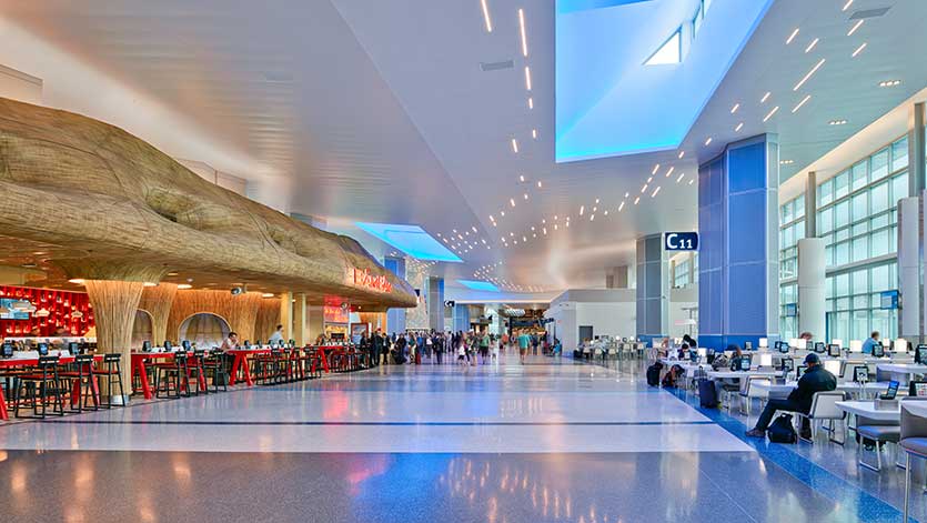 Explore a engenharia e arquitetura do Aeroporto Internacional de Houston Aeroporto Internacional George Bush Houston