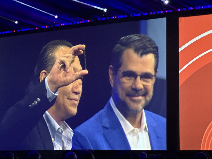 Conheça a tecnologia de íons da Clarion que vai aposentar o cooler do seu notebook Clarion