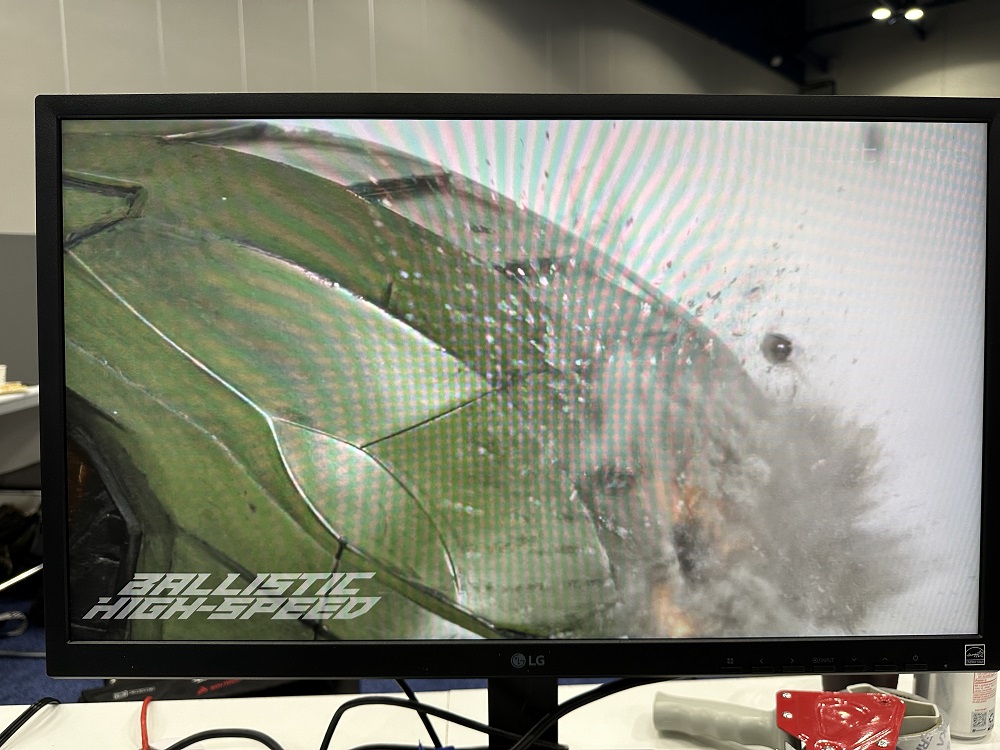 Conheça o capacete de halo que sobrevive até a tiros balísticos impact props