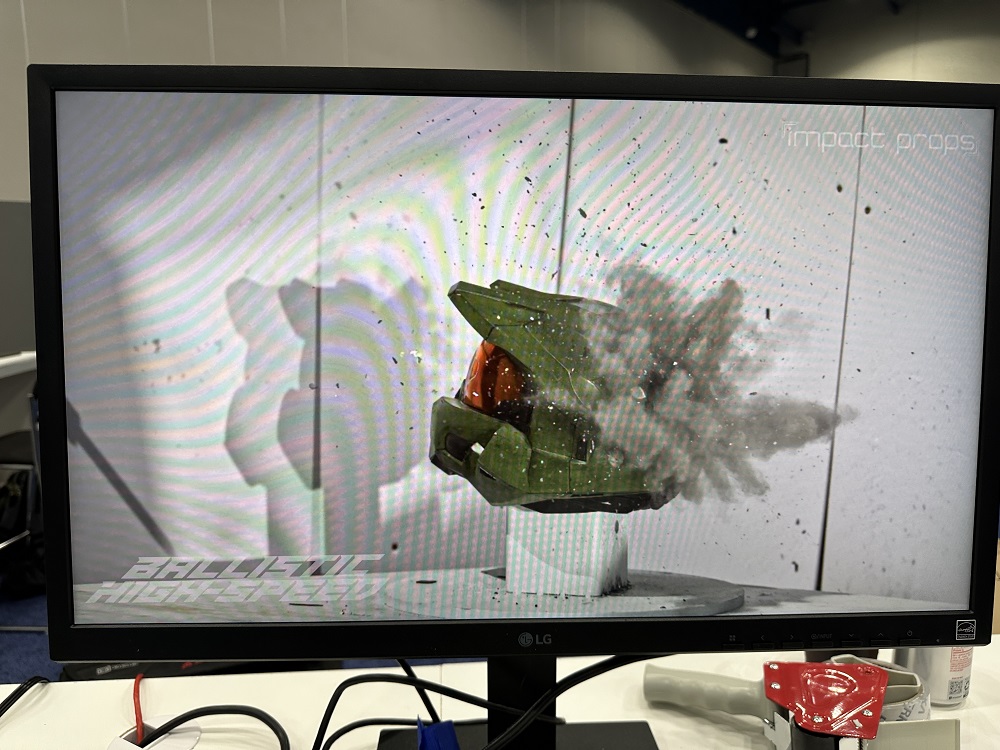 Conheça o capacete de halo que sobrevive até a tiros balísticos impact props