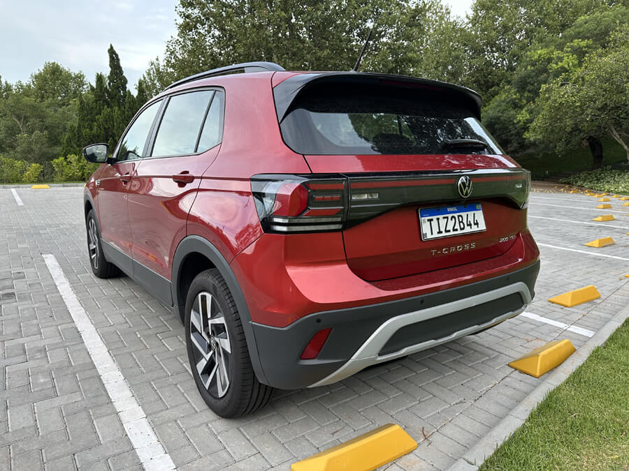 VW T-Cross 2026 Comfortline: SUV compacto que entrega engenharia madura sem abrir mão do pacote tecnológico VW T-Cross