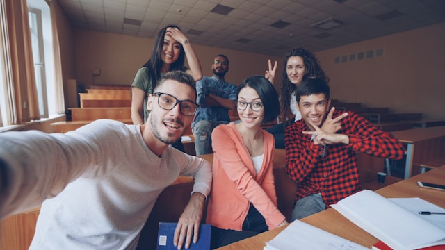 Festa ou estudar: Quem é você na Faculdade de Engenharia? vida universitária
