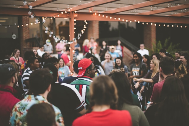 Festa ou estudar: Quem é você na Faculdade de Engenharia? vida universitária