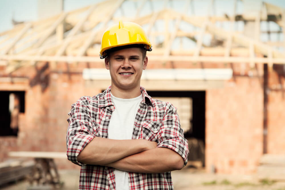 Quanto um pedreiro cobra para construir sua casa simples em 2026? mão de obra pedreiro construção civil