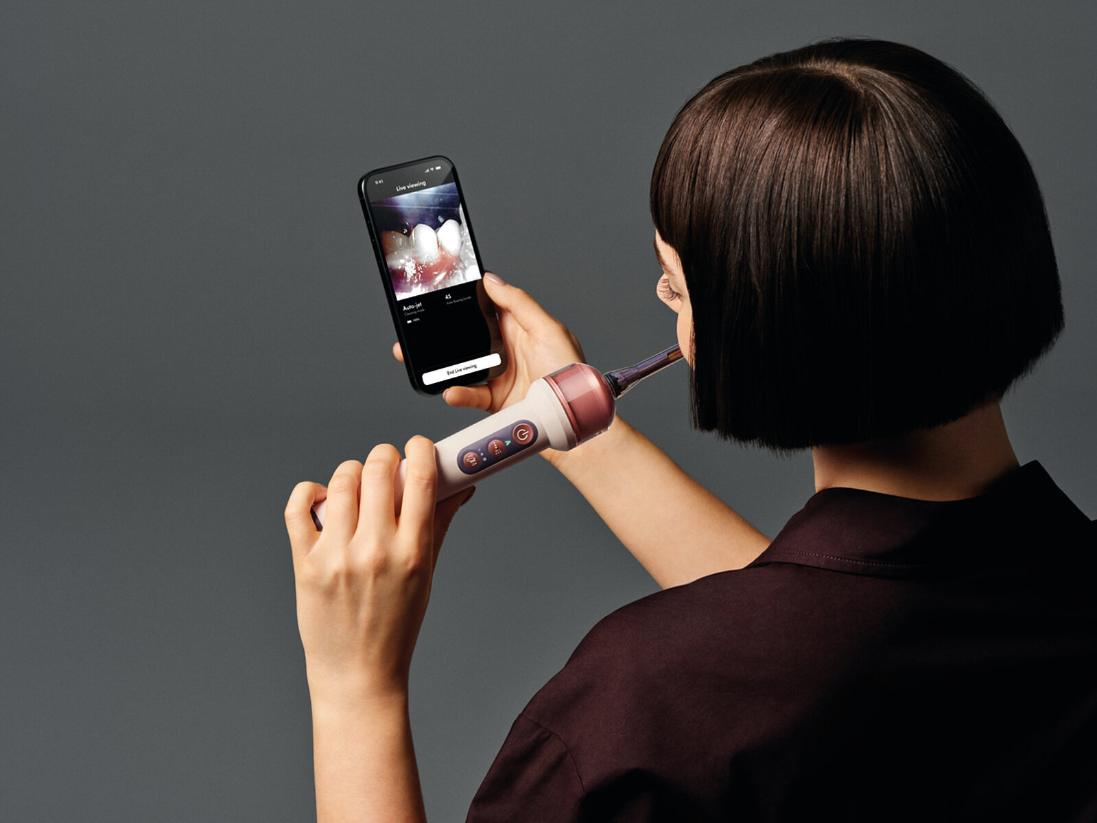 661 engenheiros para reinventar a escova de dentes: por dentro da nova aposta da Dyson Aplicativo MyDyson exibindo imagens captadas pela CameraJet