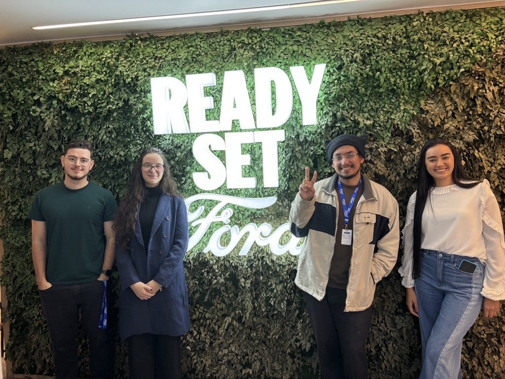 Ford abre 40 vagas de estágio para universitários em São Paulo e na Bahia Universitários participantes do Programa de Estágio 2027.1 da Ford